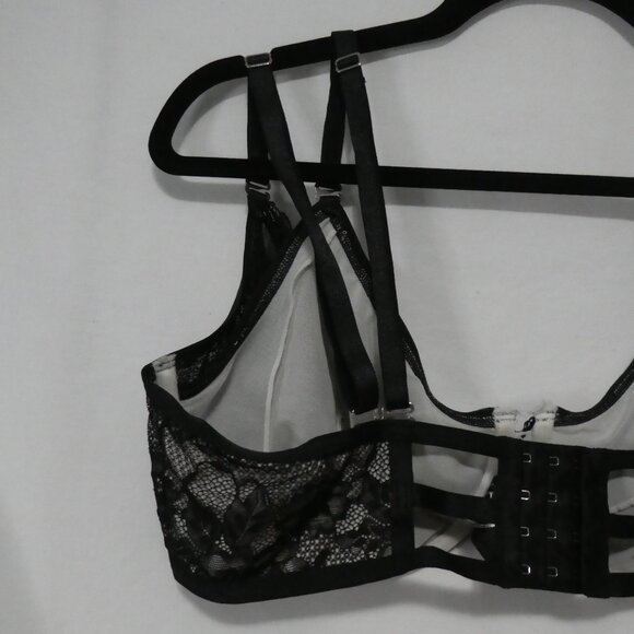 AG - ASHLEY GRAHAM | 40 DDD | Elegant Lace Black Bra | *Padding Not Included - Picture 6 of 16